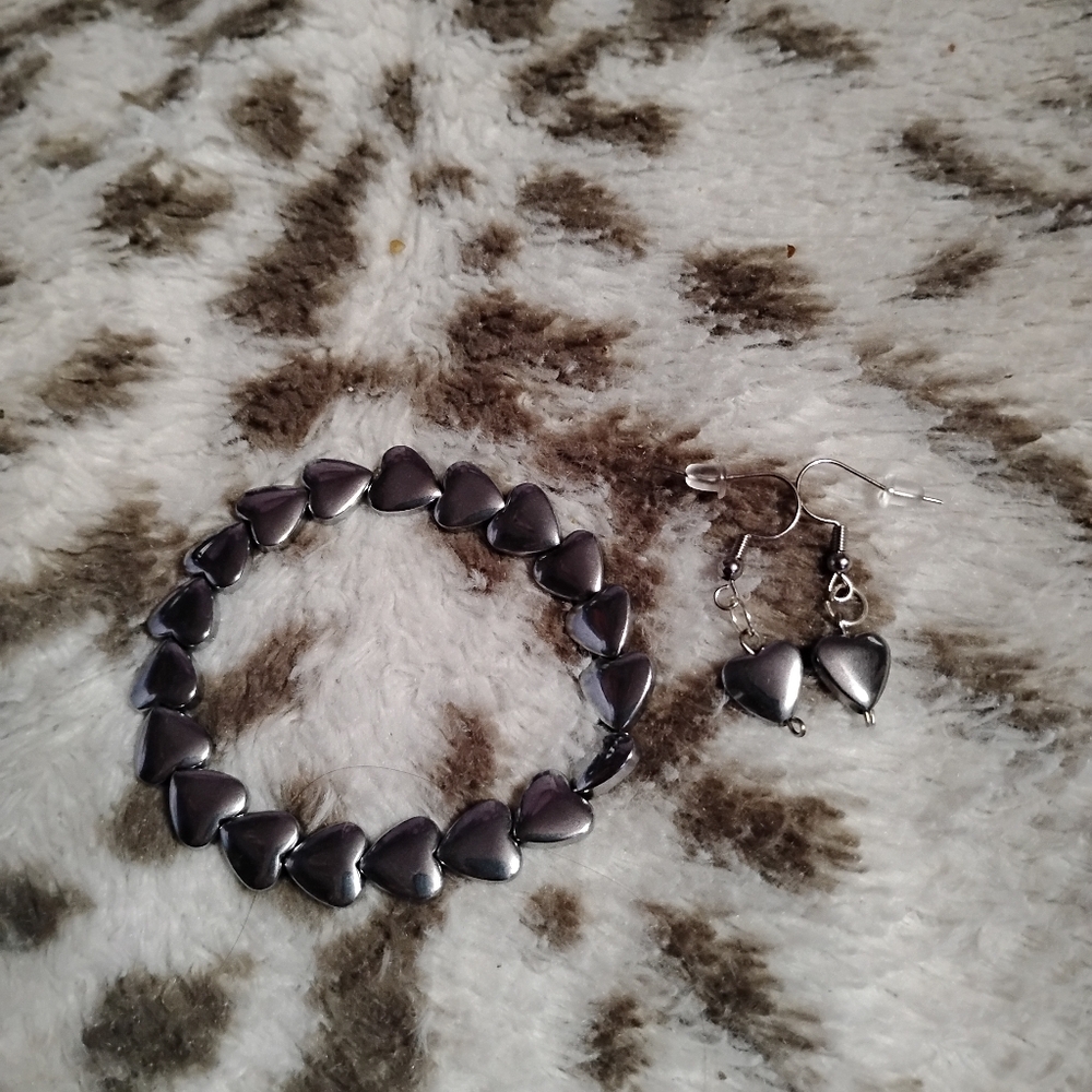 Handmade silver heart beaded bracelet with cute dainty silver earrings